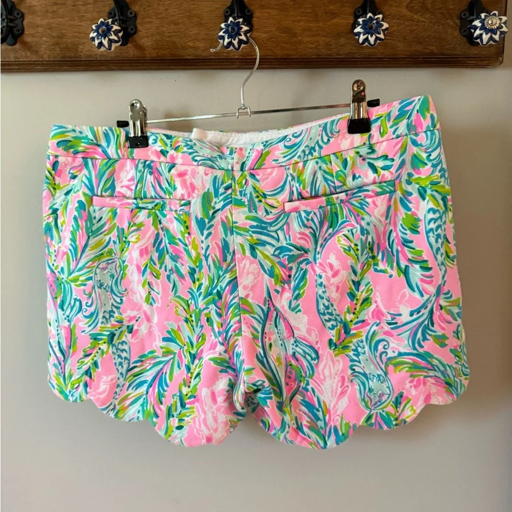 Lilly Pulitzer Floral Pink Women's Shorts 10 - Picture 2 of 3